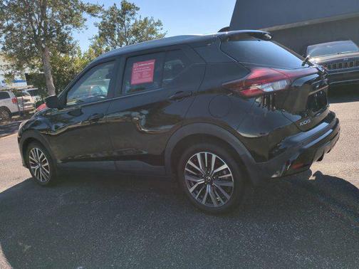 Super Black 2021 Nissan Kicks SV