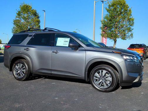 2025 Nissan Pathfinder SV FWD