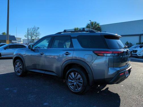 2025 Nissan Pathfinder SV FWD
