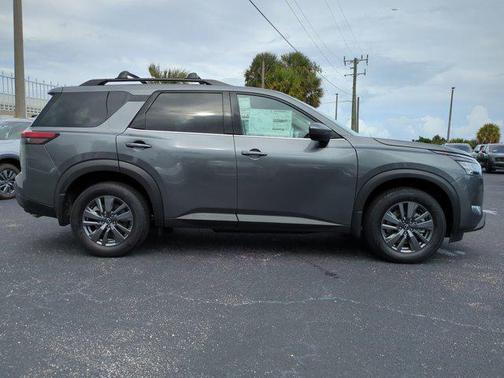 2025 Nissan Pathfinder SV FWD