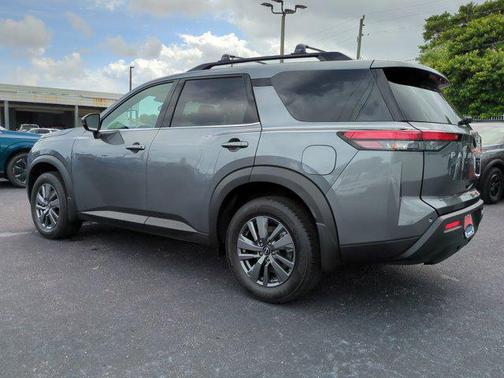 2025 Nissan Pathfinder SV FWD