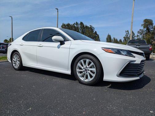 2022 Toyota Camry LE