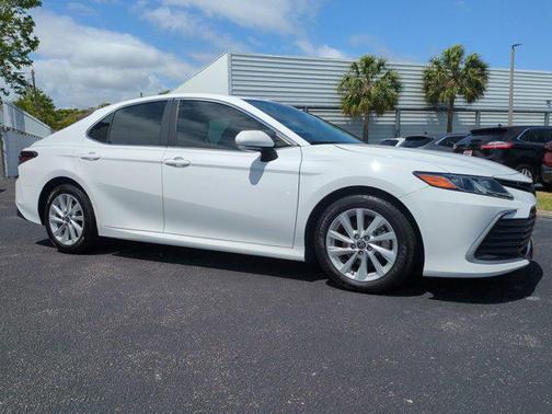 2022 Toyota Camry LE