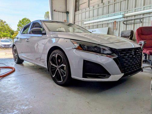 2024 Nissan Altima SR FWD