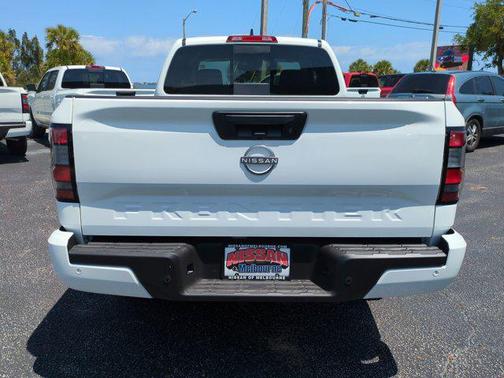 2025 Nissan Frontier SV