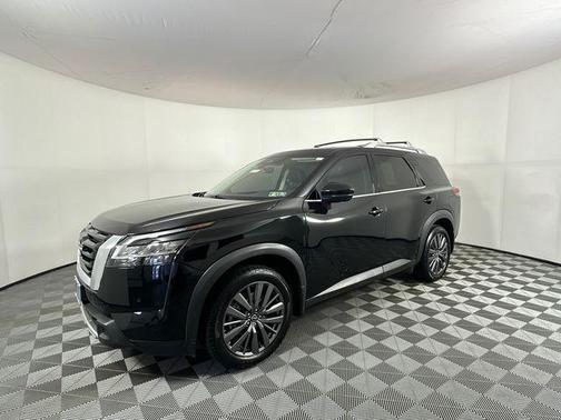2023 Nissan Pathfinder SL 4WD