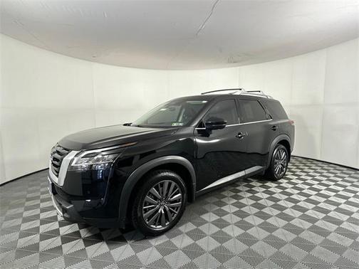 2023 Nissan Pathfinder SL 4WD