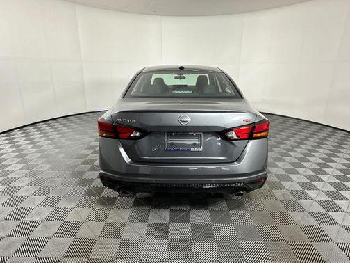 Gun Metallic/Super Black 2026 Nissan Altima SR FWD