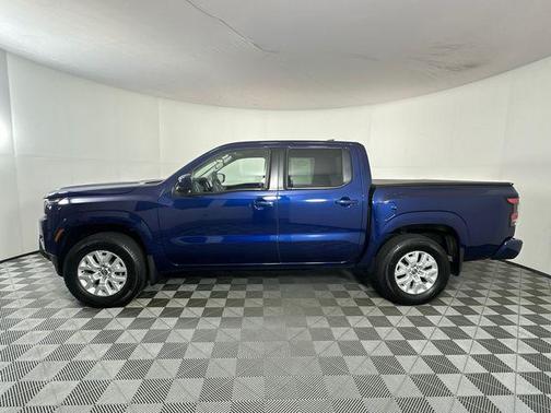 Deep Blue Pearl 2022 Nissan Frontier SV