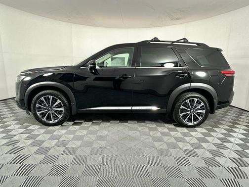 Super Black 2026 Nissan Pathfinder Platinum