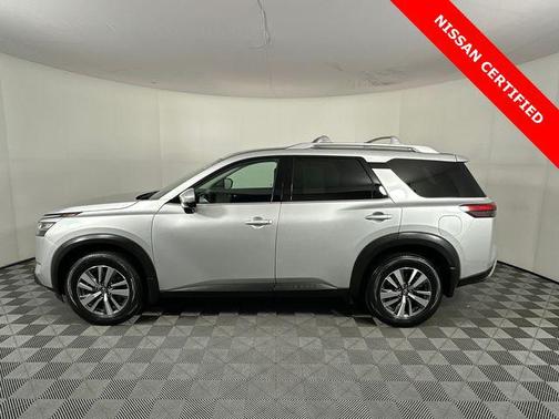 Brilliant Silver Metallic 2023 Nissan Pathfinder SL 4WD