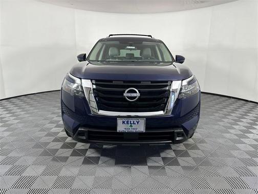 2023 Nissan Pathfinder SV