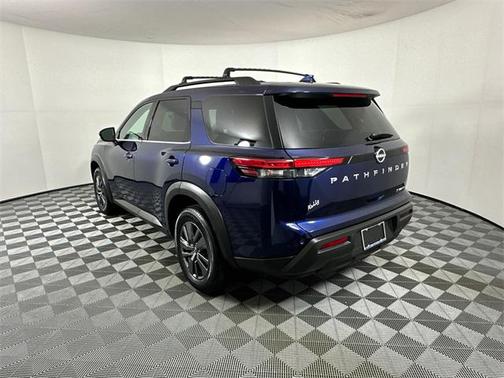 2023 Nissan Pathfinder SV