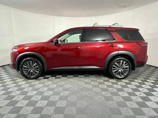 Scarlet Ember Tintcoat 2023 Nissan Pathfinder SL 4WD