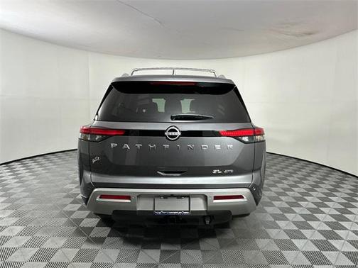 2025 Nissan Pathfinder SL 4WD