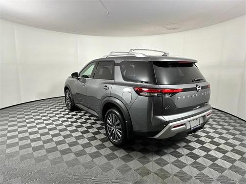2025 Nissan Pathfinder SL 4WD