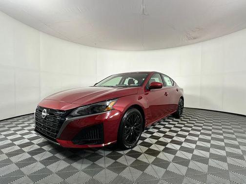 Scarlet Ember Tintcoat 2026 Nissan Altima 2.5 SV