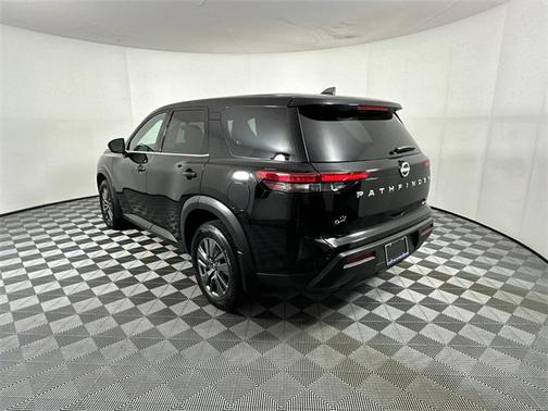 2024 Nissan Pathfinder S 4WD