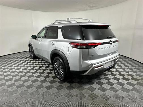 2025 Nissan Pathfinder SL 4WD