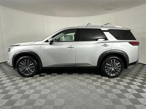 2025 Nissan Pathfinder SL 4WD