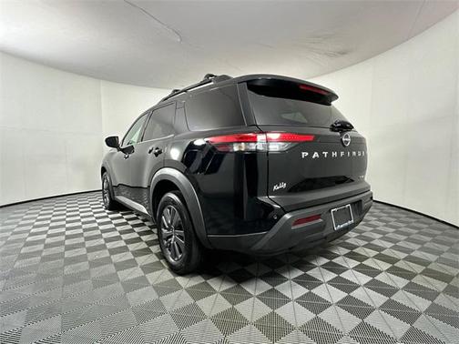 2022 Nissan Pathfinder SV 4WD