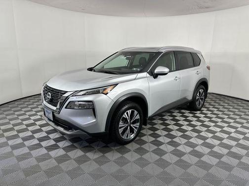 Brilliant Silver Metallic 2023 Nissan Rogue SV