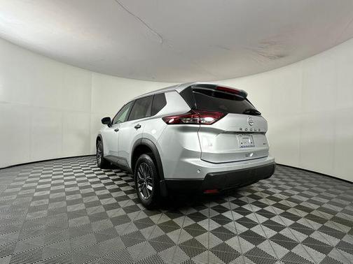 Brilliant Silver Metallic 2024 Nissan Rogue S