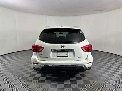 2017 Nissan Pathfinder SL