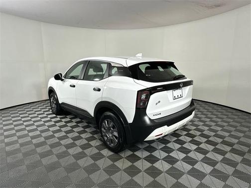 2025 Nissan Kicks S