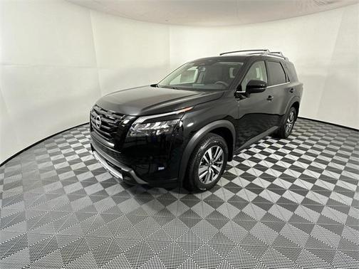 2025 Nissan Pathfinder SL 4WD