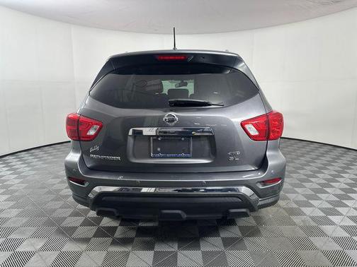 Gun Metallic 2017 Nissan Pathfinder SL