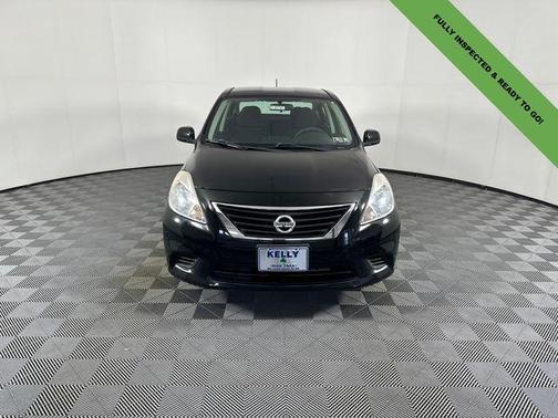 Super Black Metallic 2013 Nissan Versa 1.6 S