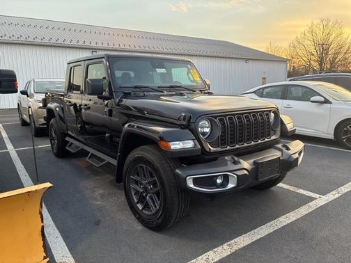 2024 Jeep Gladiator Sport S