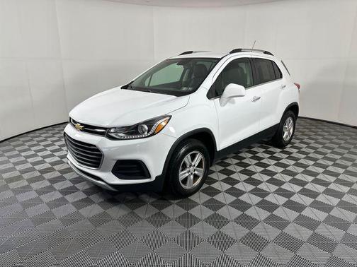 Summit White 2019 Chevrolet Trax LT