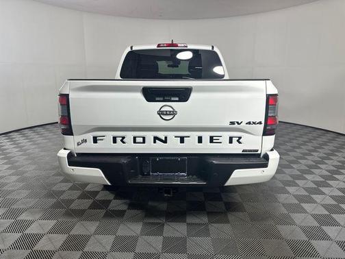 Glacier White 2023 Nissan Frontier SV