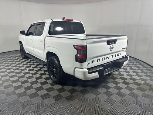 Glacier White 2023 Nissan Frontier SV