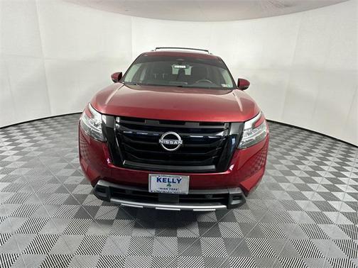 2023 Nissan Pathfinder SL 4WD