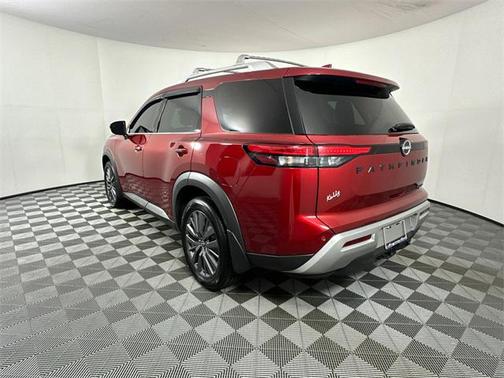 2023 Nissan Pathfinder SL 4WD