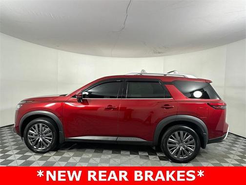2023 Nissan Pathfinder SL 4WD