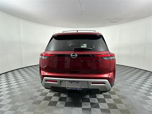 2023 Nissan Pathfinder SL 4WD
