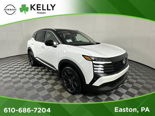 Aspen White/Super Black 2027 Nissan Kicks SR