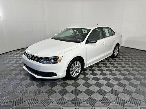 Candy White 2014 Volkswagen Jetta Auto SE w/Connectivity