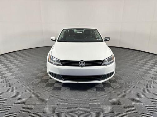 Candy White 2014 Volkswagen Jetta Auto SE w/Connectivity