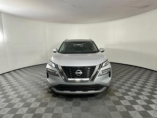 Brilliant Silver Metallic 2023 Nissan Rogue SV