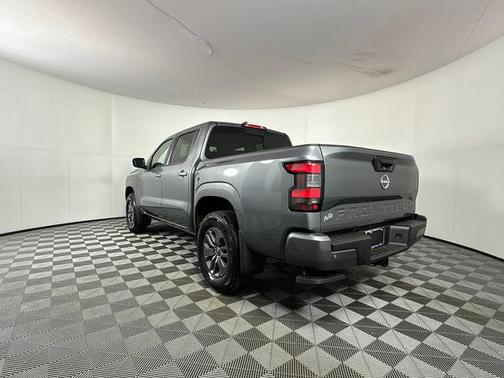 Gun Metallic 2026 Nissan Frontier SV
