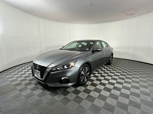 Gun Metallic 2019 Nissan Altima 2.5 SV