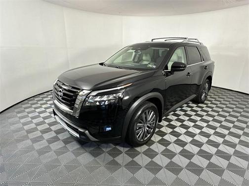 2025 Nissan Pathfinder SL 4WD