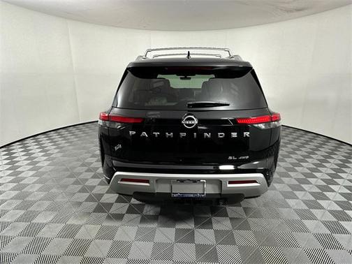 2025 Nissan Pathfinder SL 4WD