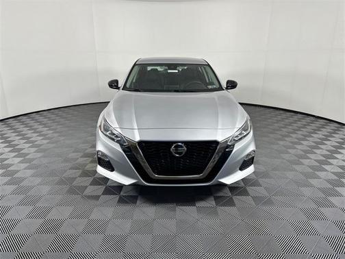 2022 Nissan Altima SR FWD