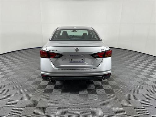 2022 Nissan Altima SR FWD